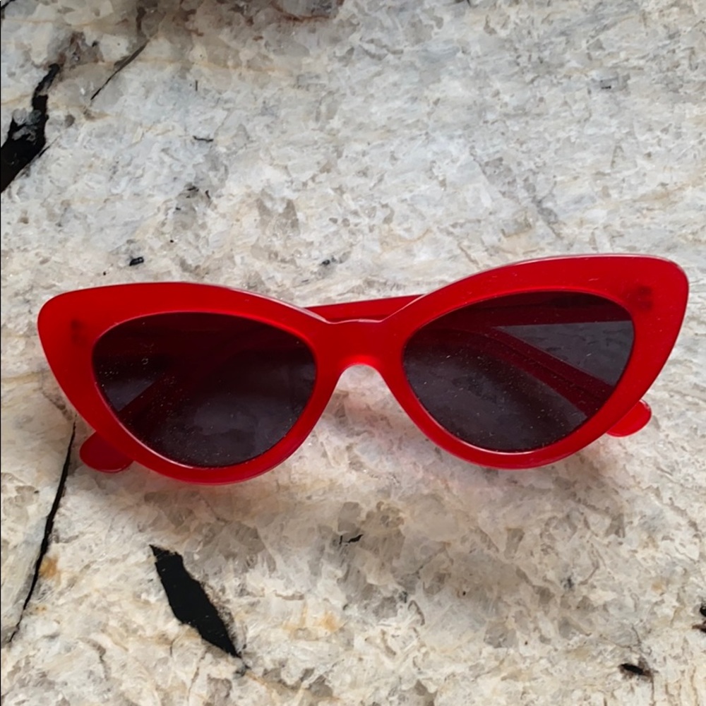 Illesteva Red Pamela Sunglasses